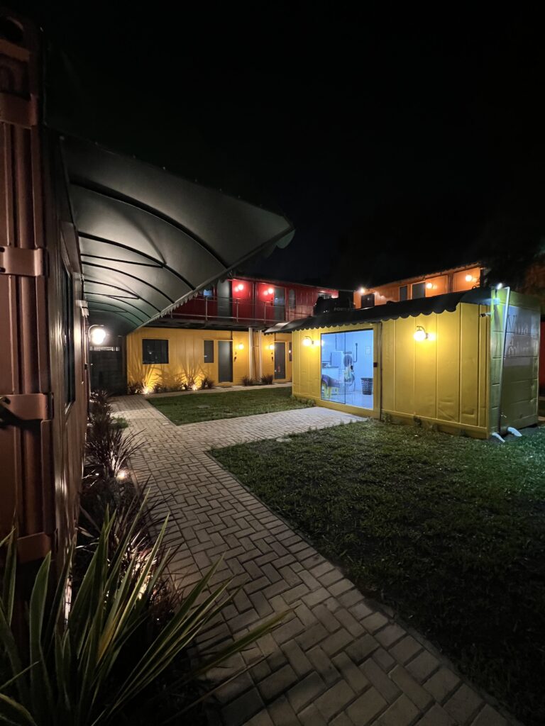 casas e kitnet modulares em container em itajaí SC